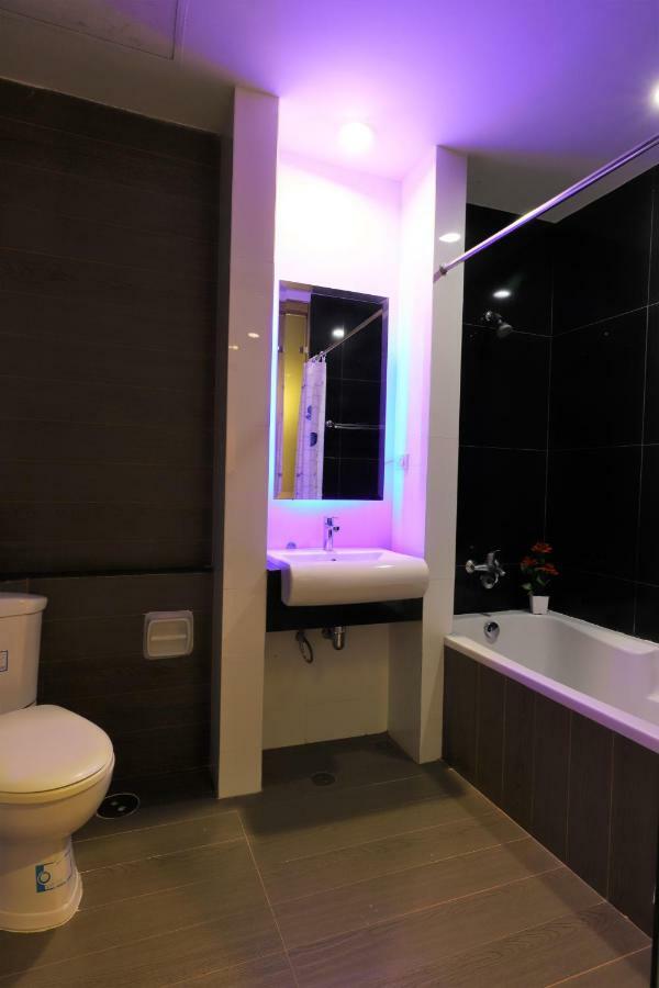 Hotel Right Spot à Pattaya Extérieur photo