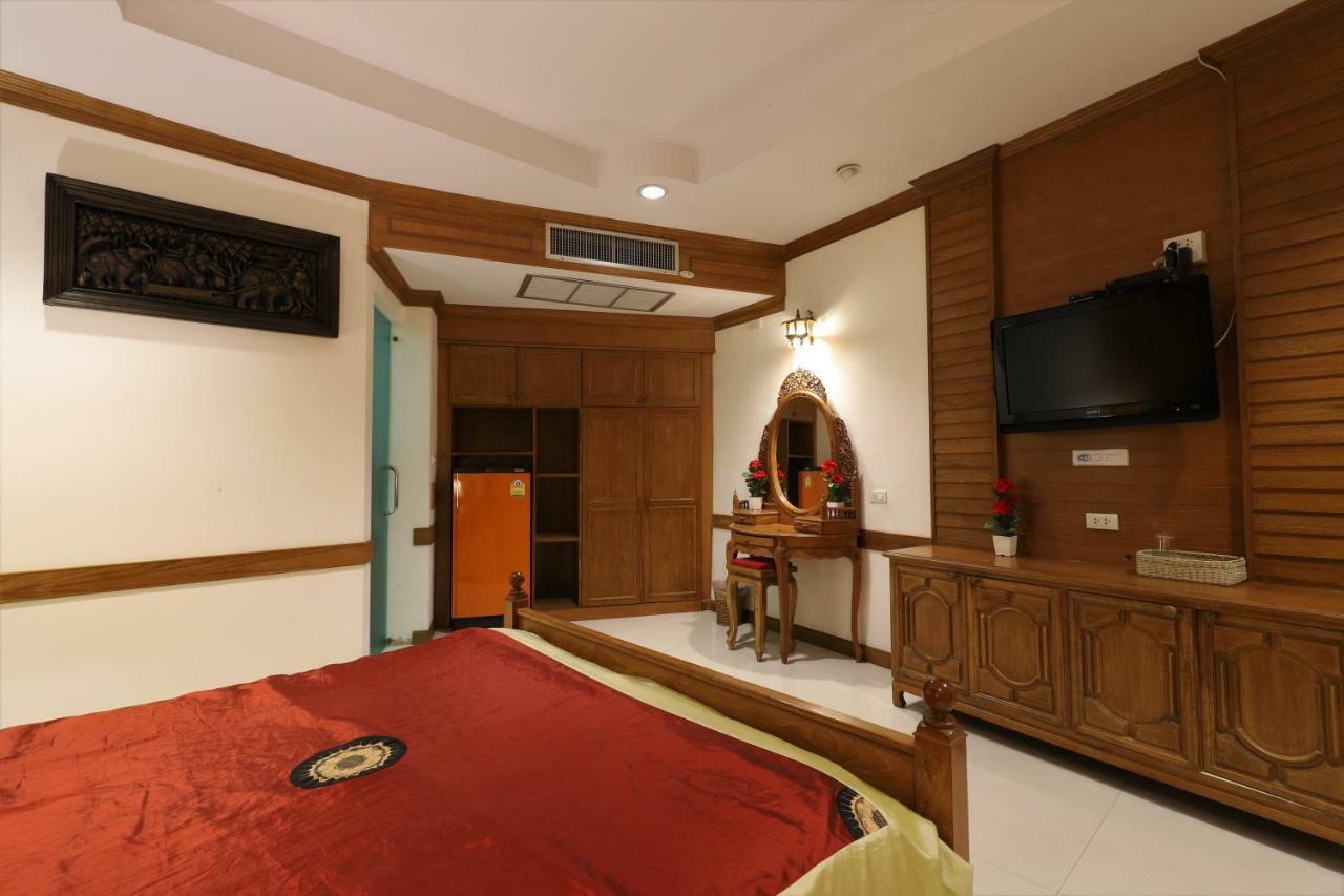 Hotel Right Spot à Pattaya Extérieur photo